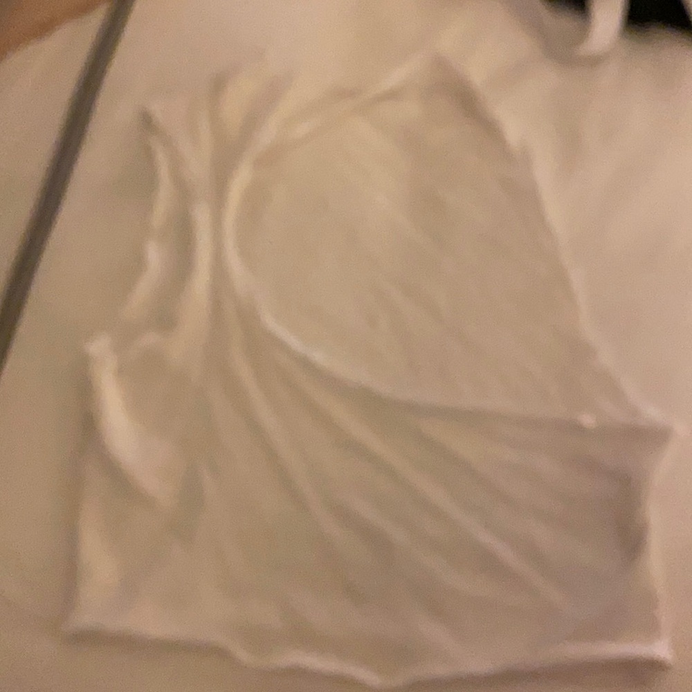AYAI CUT OUT WHITE TOP older release